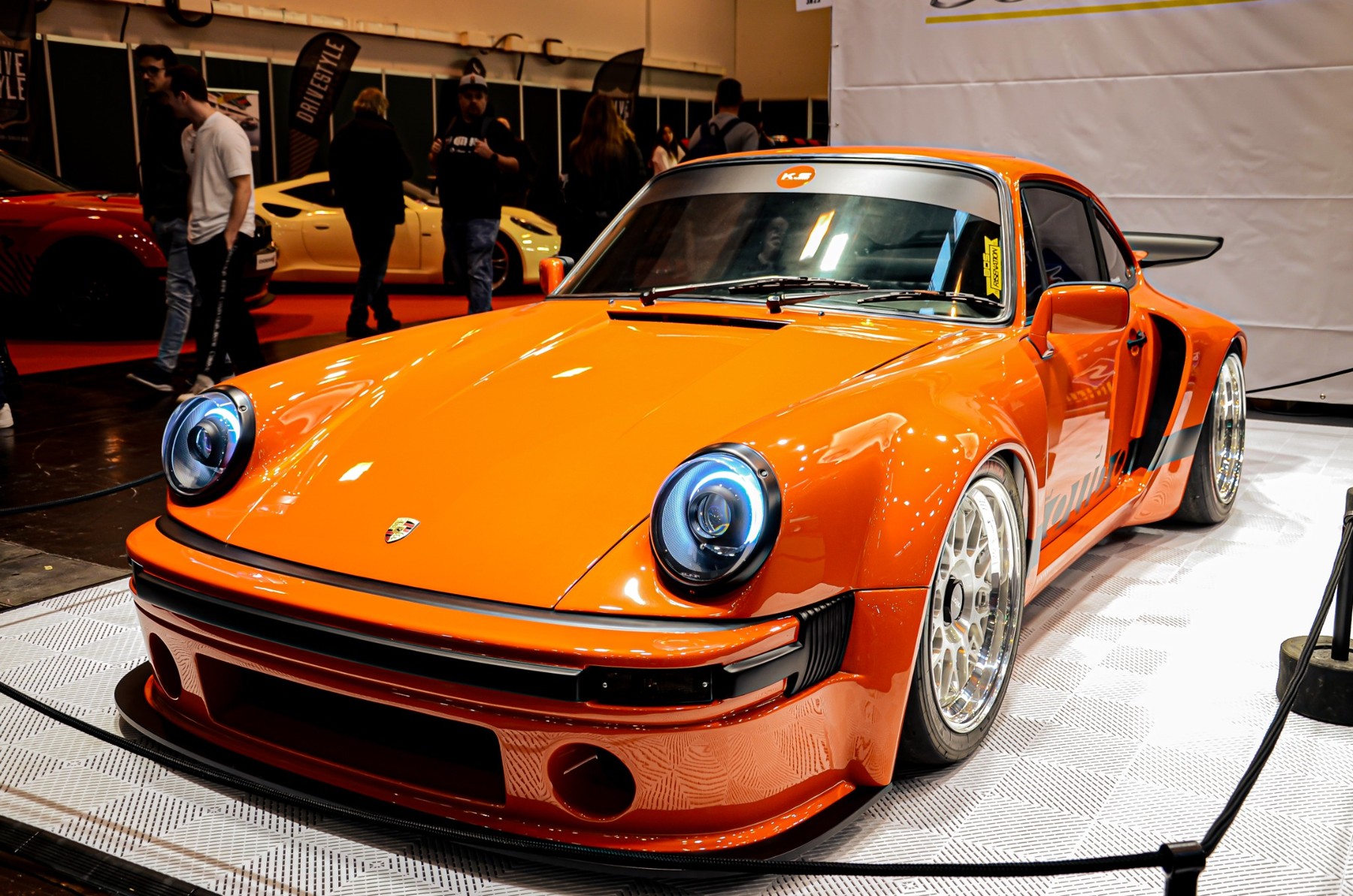 Porsche arancione fotografata all’Essen Motor Show